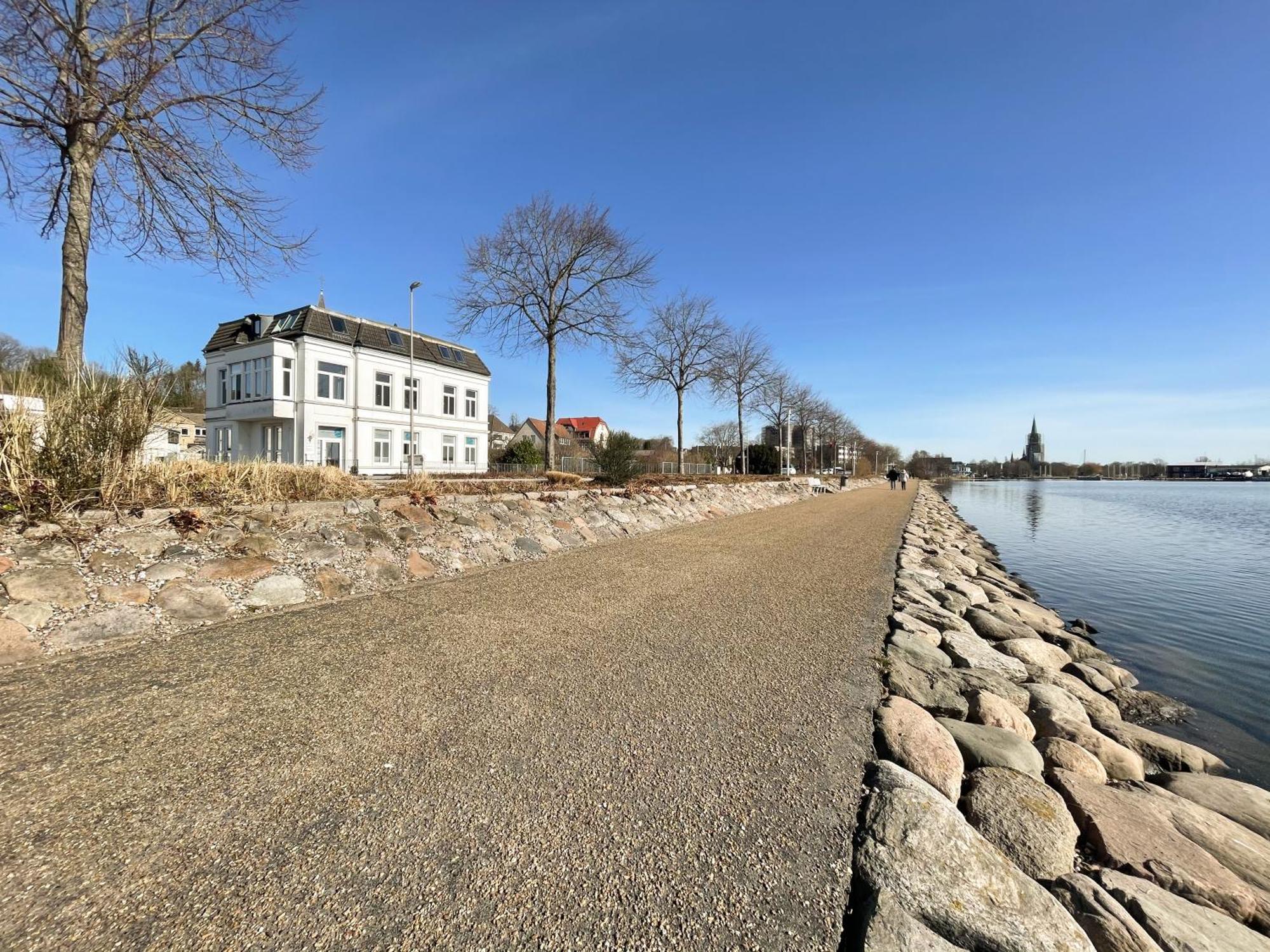 Altbauwohnung mit Schleiblick - Erster Stock Schleswig Exterior foto